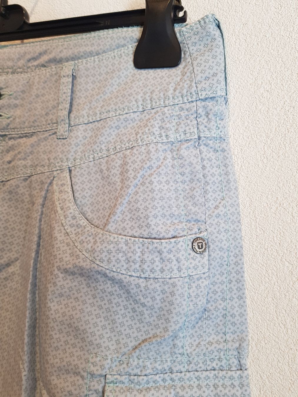 Pantaloni: 100% Coton - Bermuda Bleu Ciel - 38 – Usato da Haute-Nendaz venduto da Violette123 4