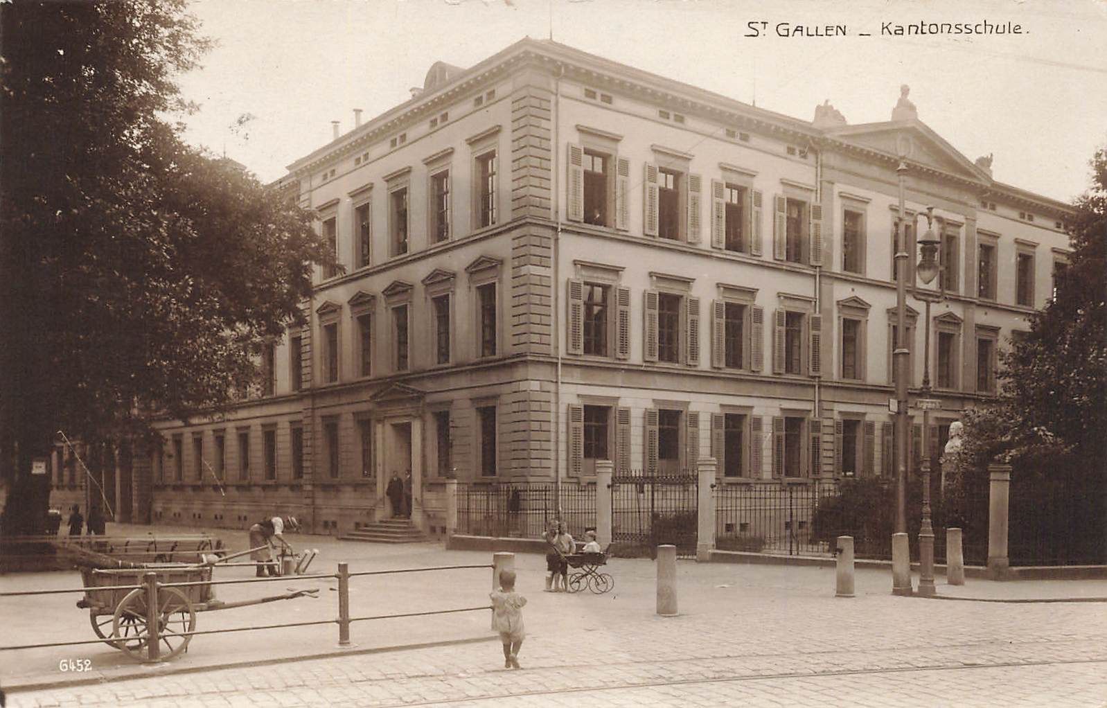 Ansichtskarten: St. Gallen SG Kantonsschule belebt – Gebraucht aus Biasca von Blenio71