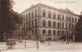 St. Gallen SG Kantonsschule belebt