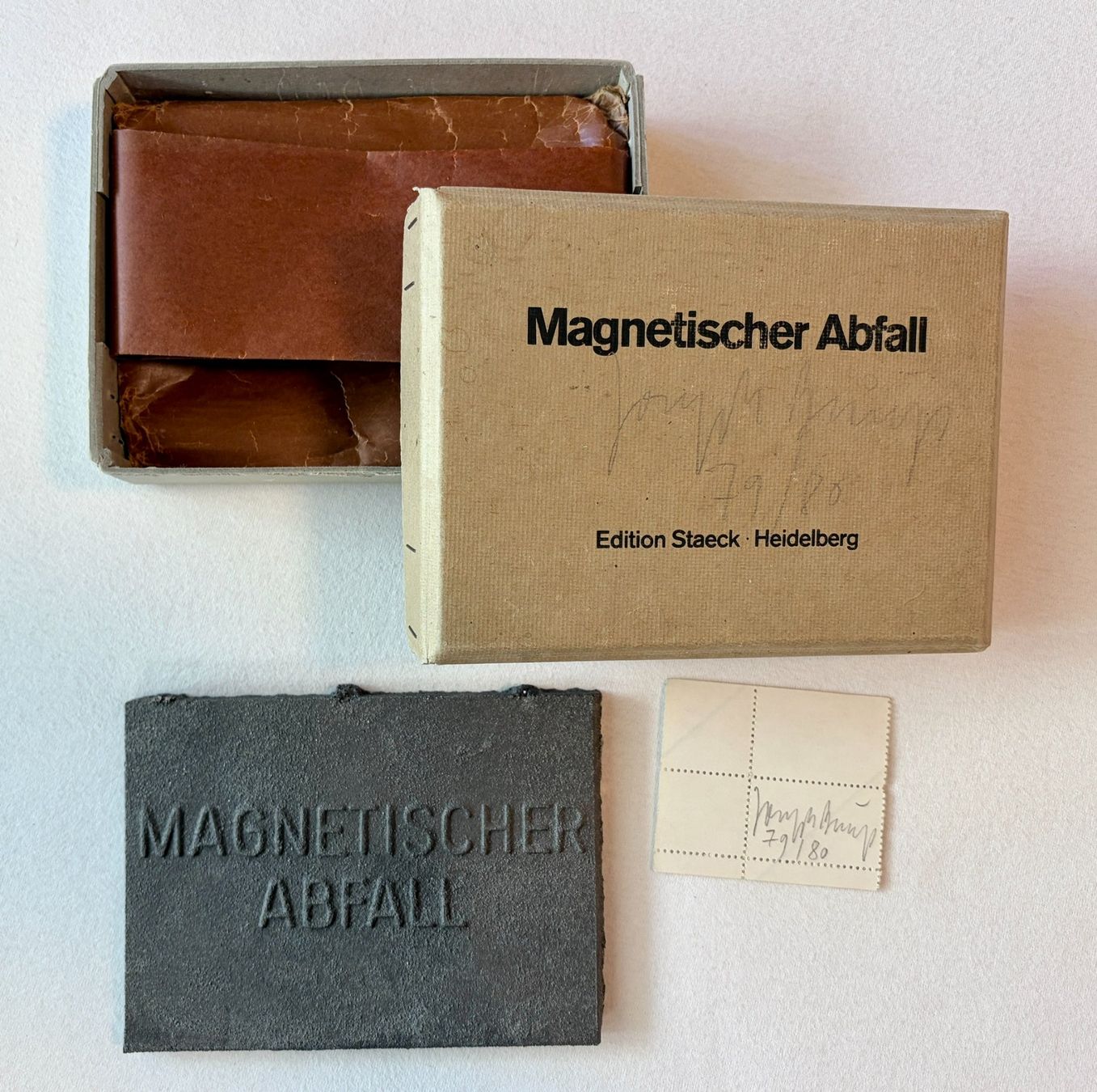 Sculptures & Statues: Joseph Beuys, signiertes Objekt – D'occasion à Regensdorf par JoergR