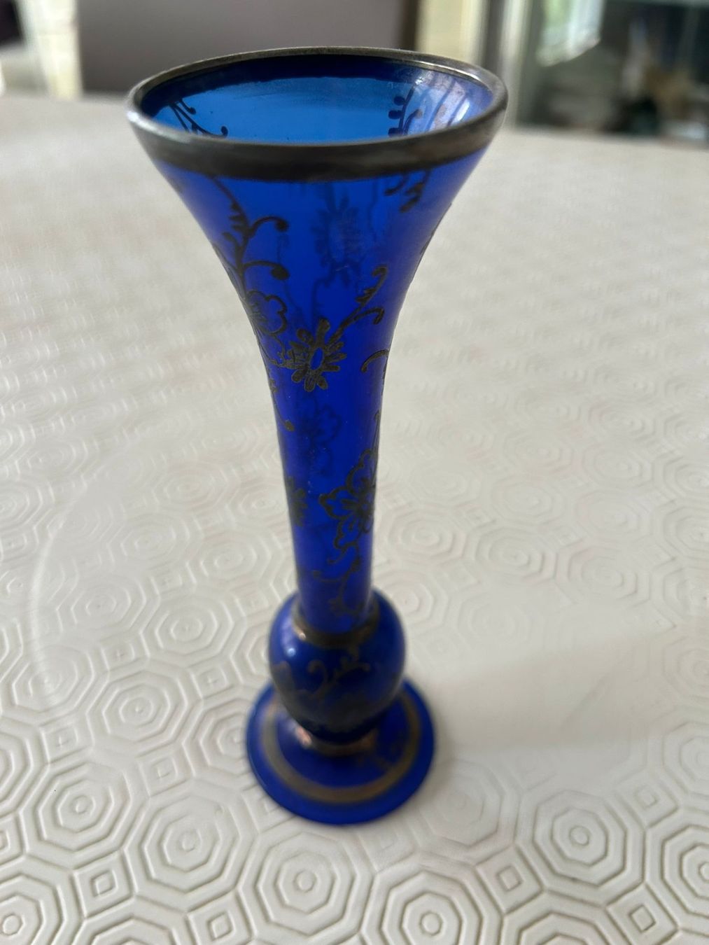 Vasi & Recipienti: Vaso in vetro blu con decori oro – Usato da Melano venduto da H-Sara