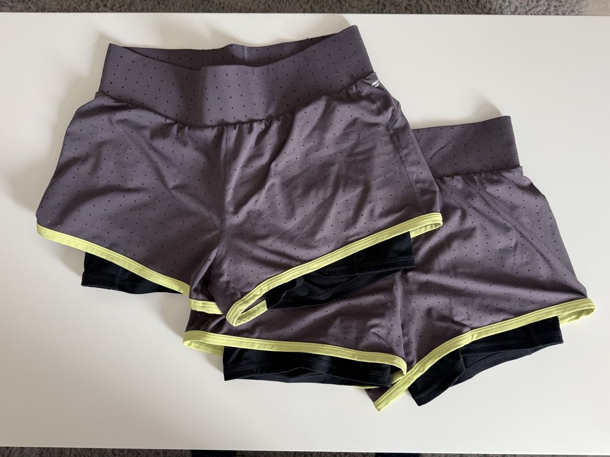 Pantaloni: Fabletics Kurze Sporthose / Shorts – Usato da Dietwil venduto da kim_9ntv