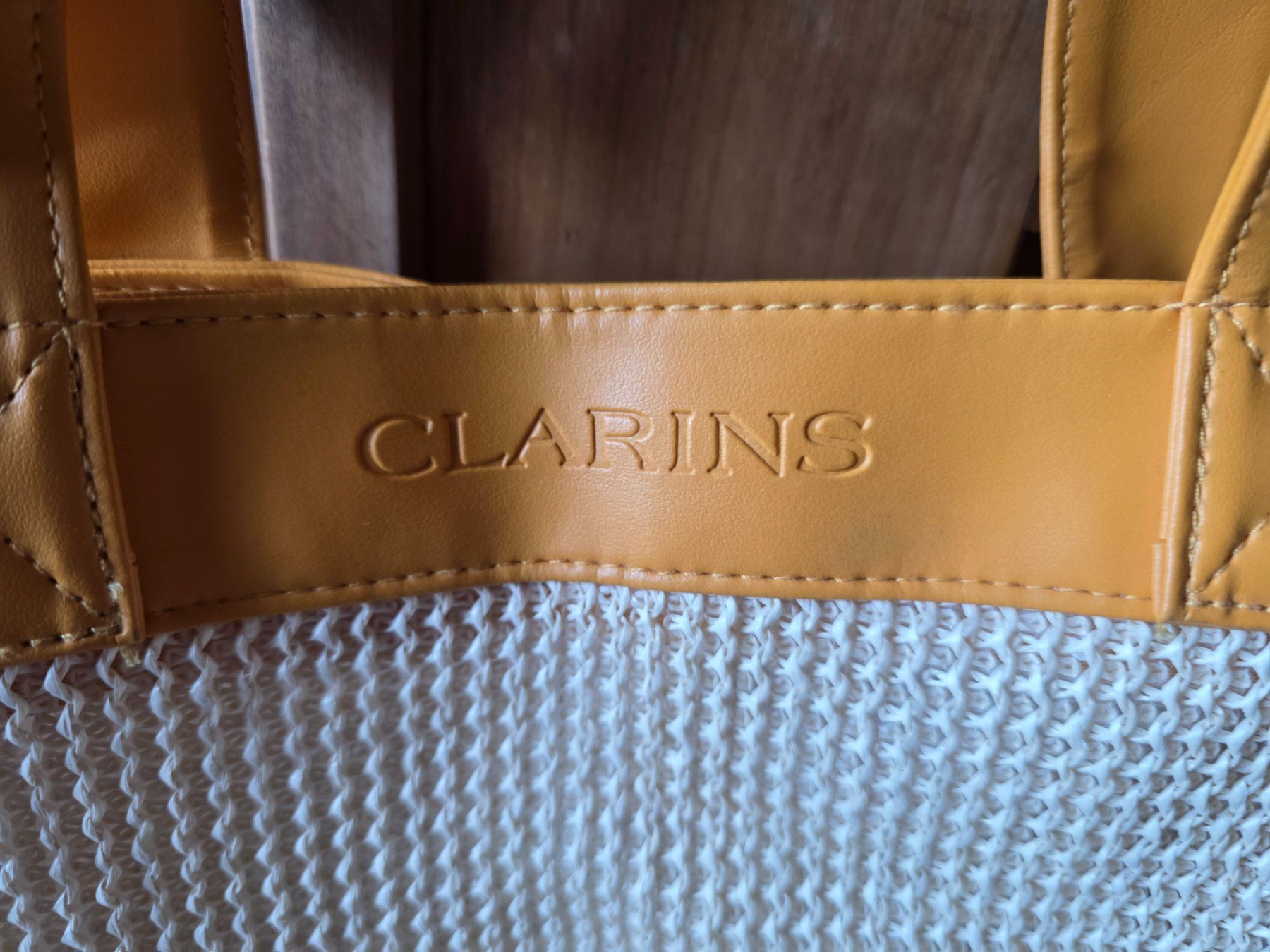 Taschen: Sommer Bade Tasche Clarins Strandtasche – Gebraucht aus Walterswil BE von Lonitti 1