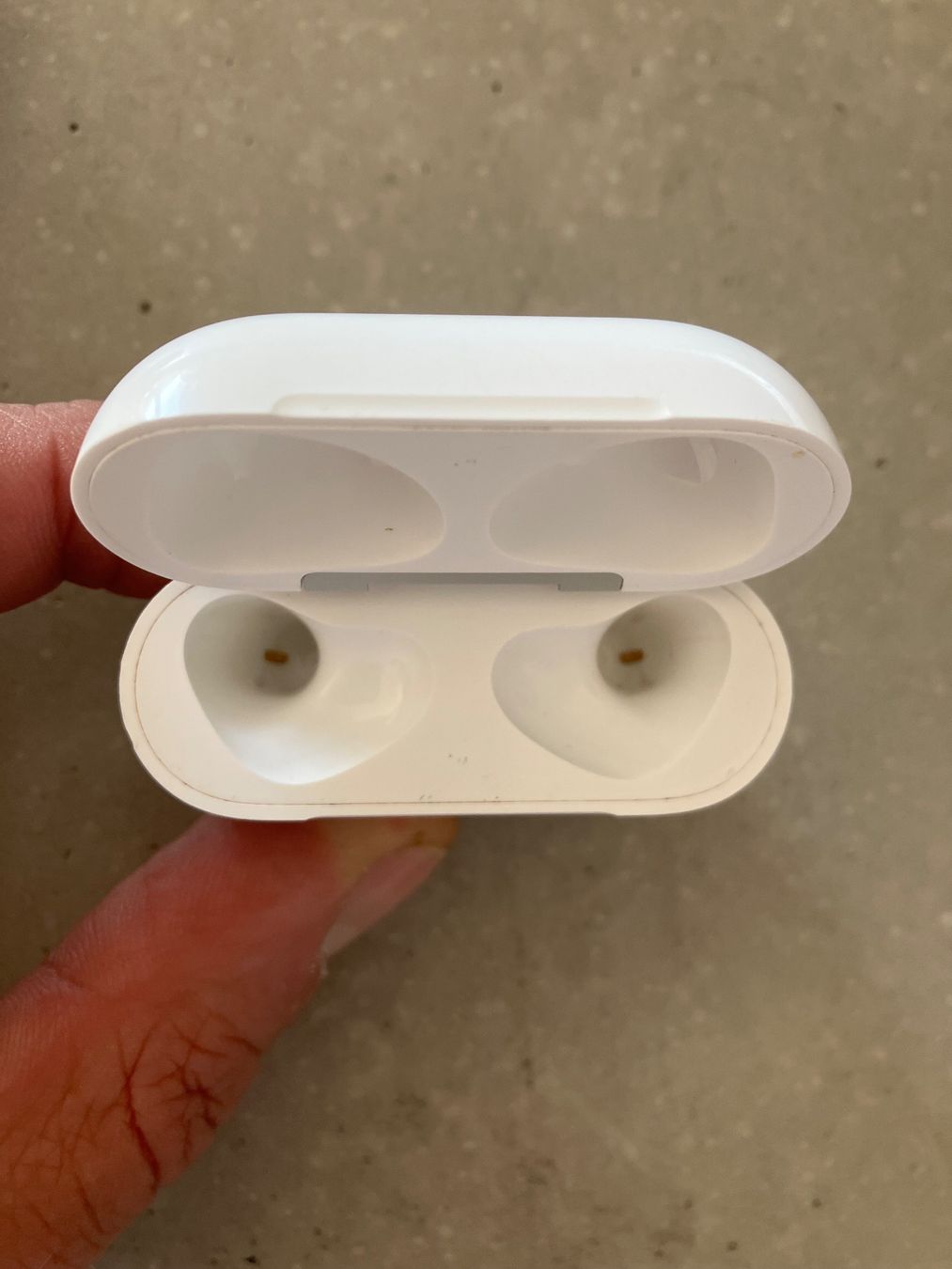 Apple Casques audio: Apple AirPods 3 Case – D'occasion à Lausanne par mr.v 3