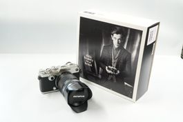 Olympus PEN-F Kamera mit Objektiv 14-150mm