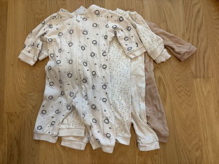 Süsse Strampler mit Reissverschluss Gr. 62/68