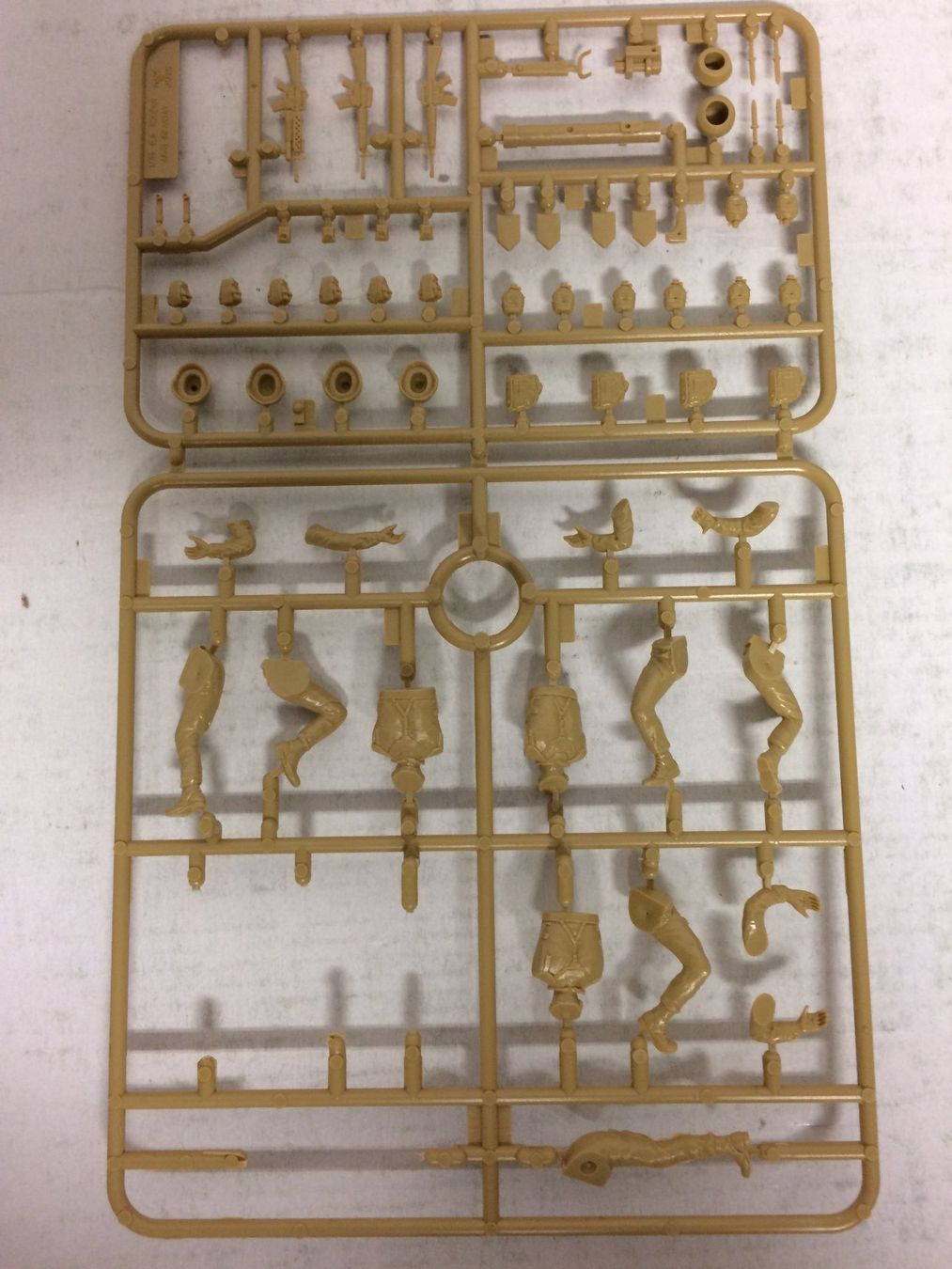 Statuette: not complete PLASTIC MINIATURES US DESERT SCHEME Tamiya – Difettoso da Vezia venduto da Aquarius_Age 2