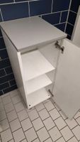 Kleiner Badezimmerschrank weiss/grau mit Tuer und Fachboeden