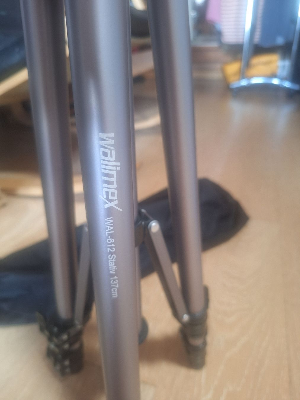 Treppiedi & Teste: Walimex WAL-612 Stativ  – Usato da Crans VD venduto da Yobia8 3