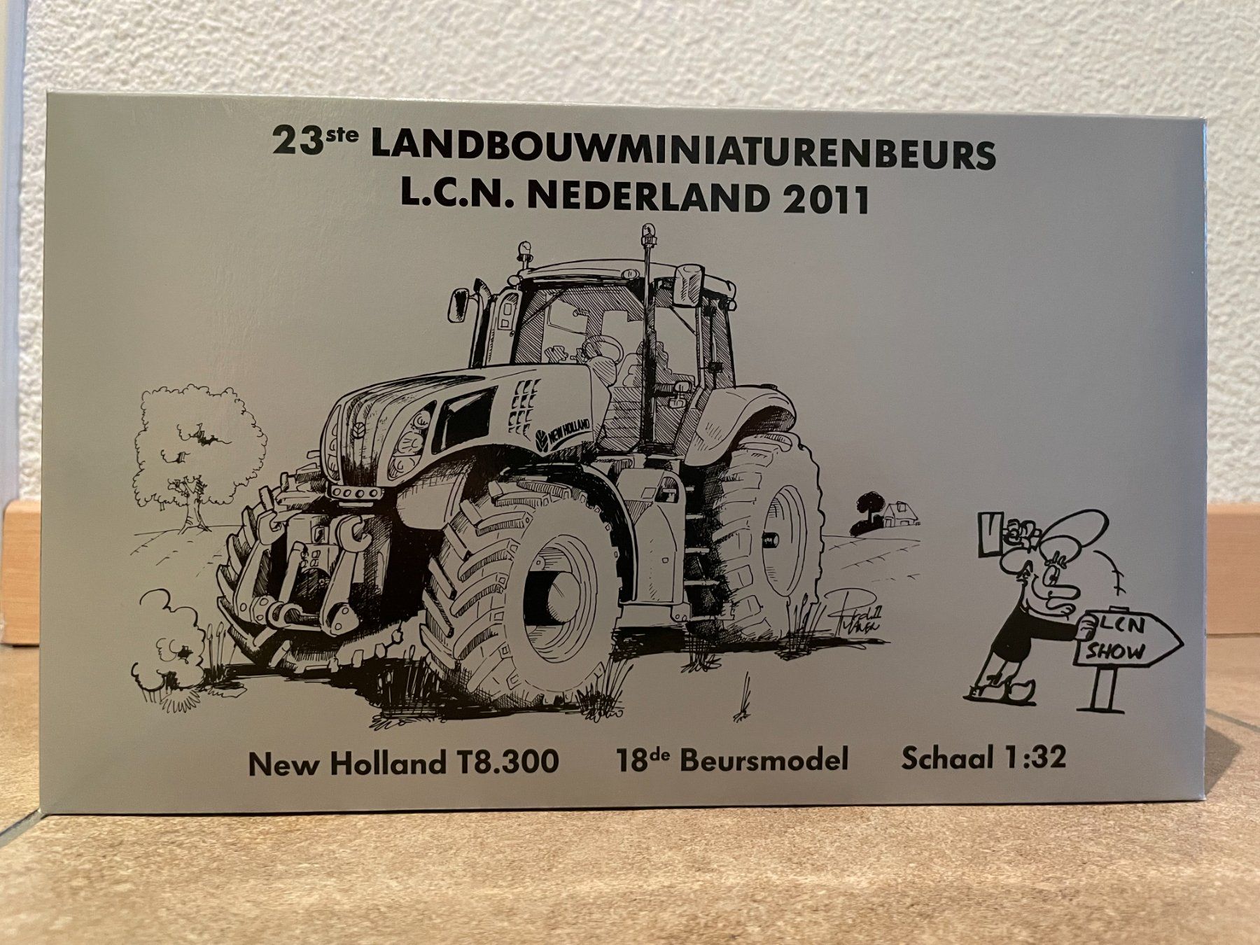 New Holland Trattori: SIKU New Holland T8.300 – Nuovo e nell'imballaggio originale da Kreuzlingen venduto da Stefan1150 5
