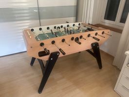 Tischfussball Tisch / Töggelikasten