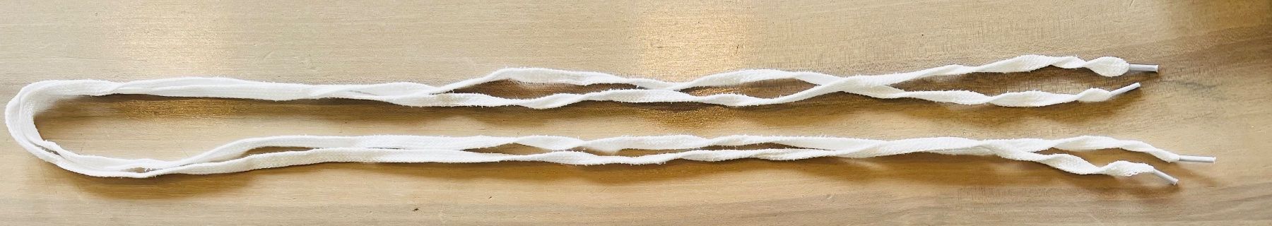 Scarpe da donna: Flache Schnürsenkel weiss – Usato da Endingen venduto da chocosweet