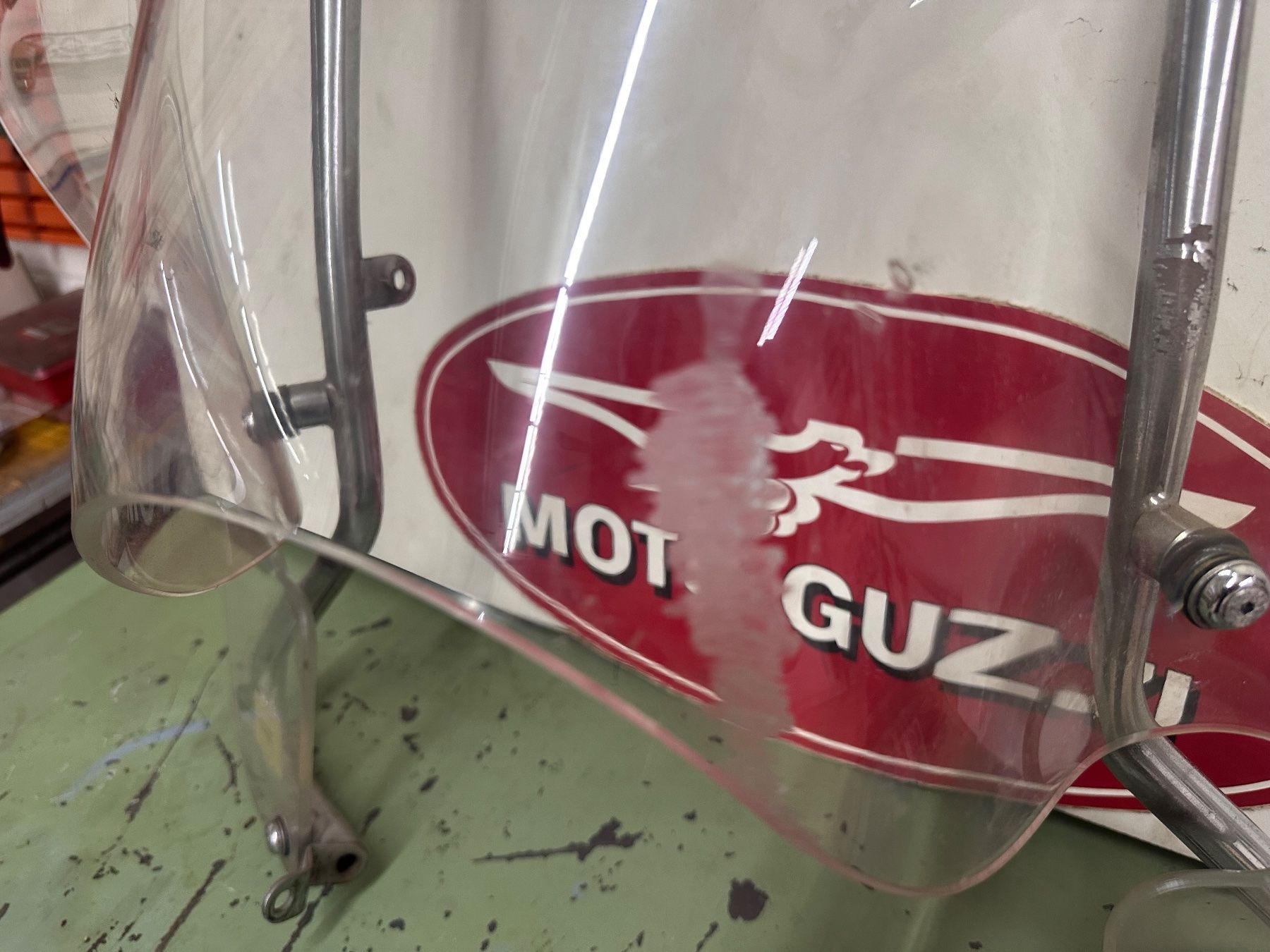 Moto Guzzi Tutti i ricambio per moto: Windschutzscheibe Moto Guzzi – Usato da Dättlikon venduto da Becd 3
