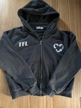 Sweatshirt Jacke  gr.M der Marke thefanxylife