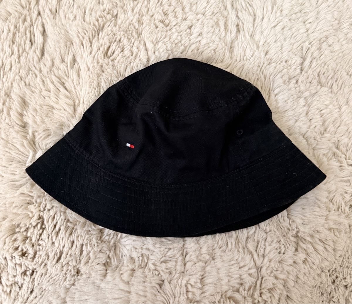 Tommy Hilfiger Copricapi, berretti & cappellini: Fischerhut Tommy Hilfiger – Usato da Haldenstein venduto da ana_b8c7