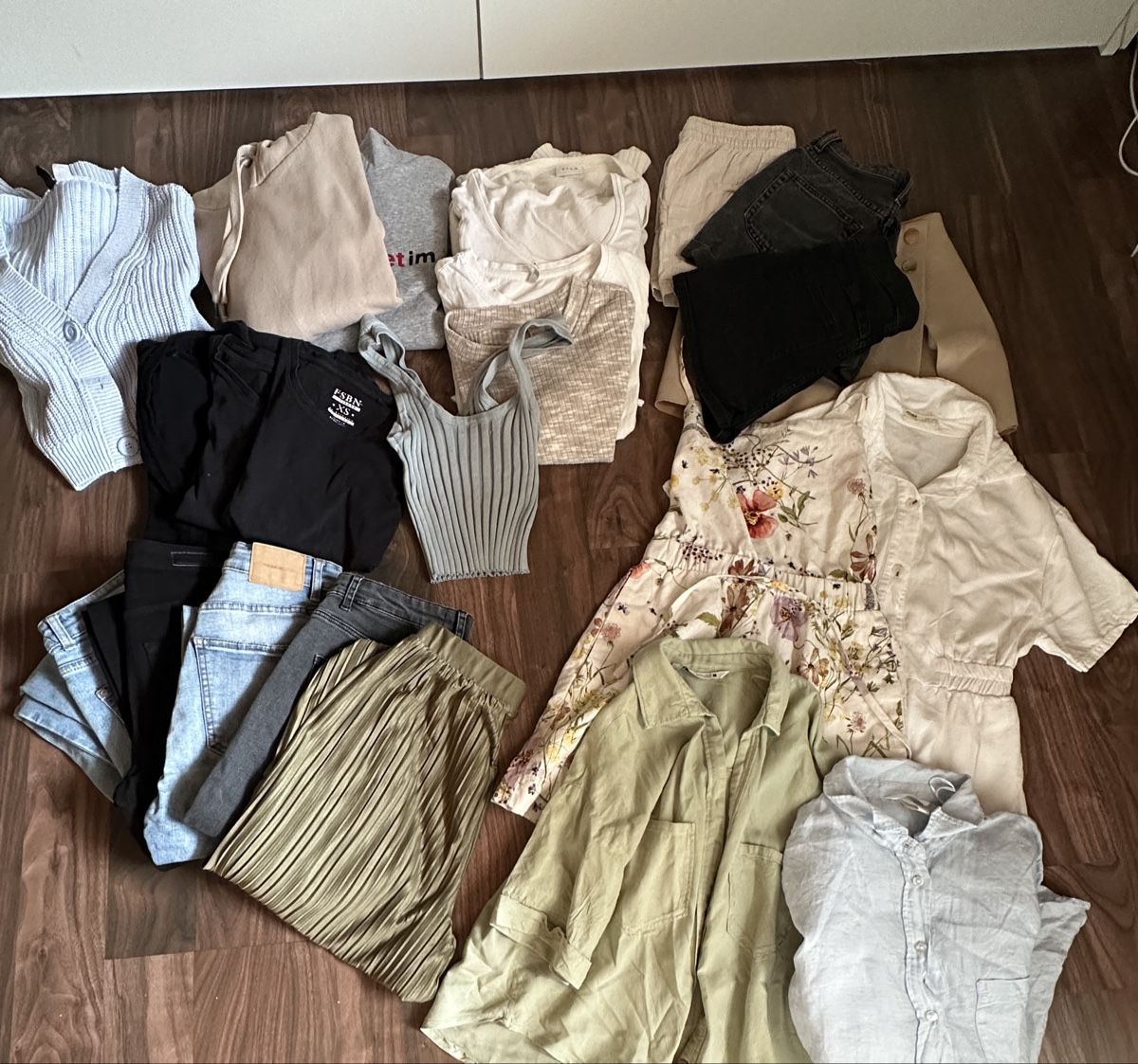 Lots de vêtements: Kleiderpaket GrS – D'occasion à Müstair par V.Sara