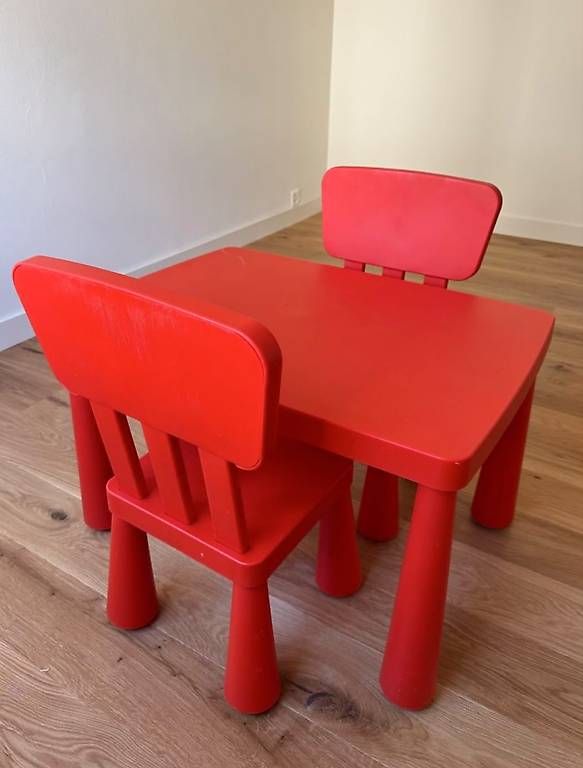 Tischset: Kindertisch mit Stühlen Mammut rot – Gebraucht aus Oberrieden von Anirahtak 1