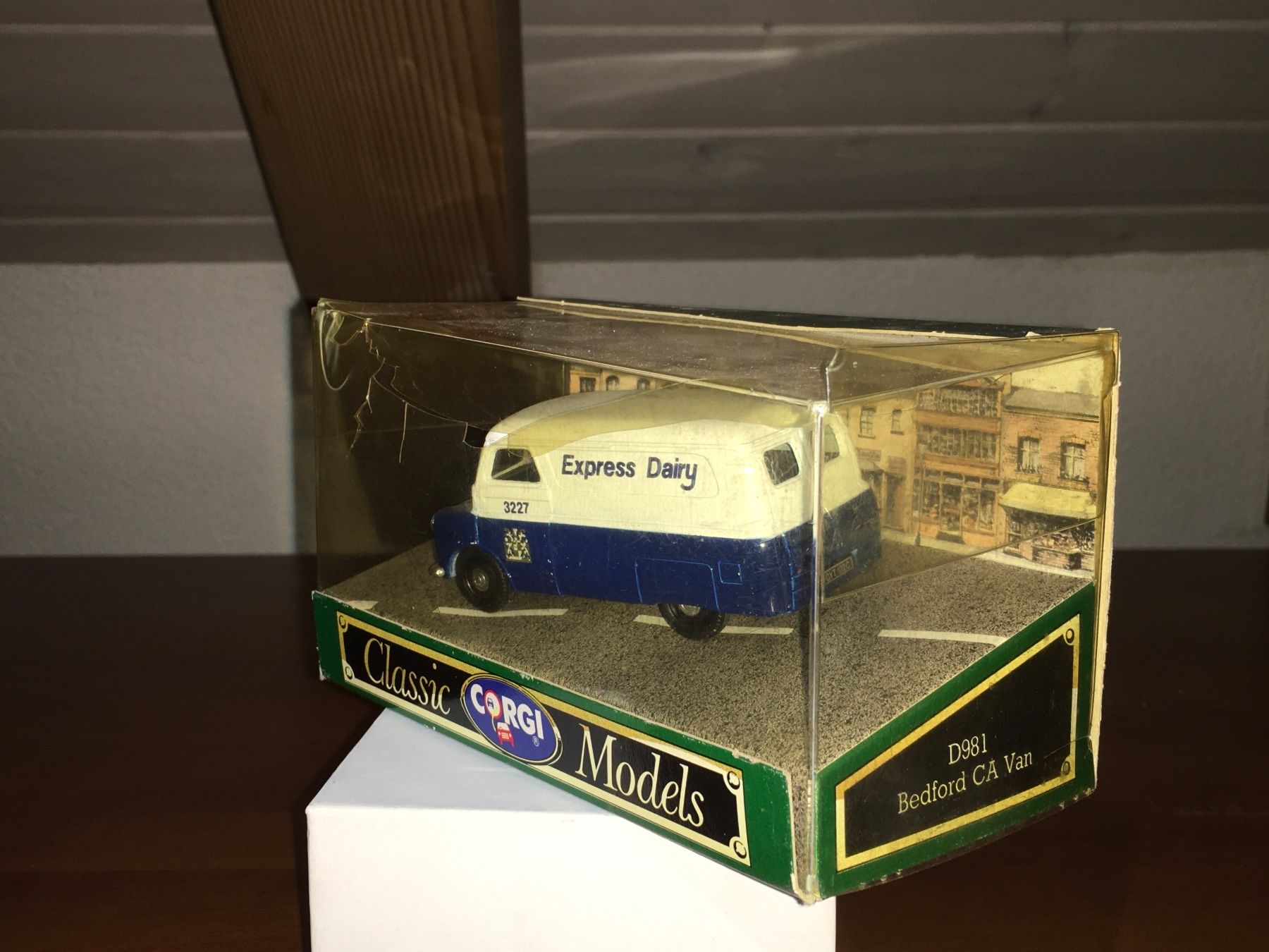 Corgi Toys Modellautos: Bedford CA Van EXPRESS DAILY 1/43 Corgi Classic Models – Neu (gemäss Beschreibung) aus Wohlen AG von PrivatSammlung 1