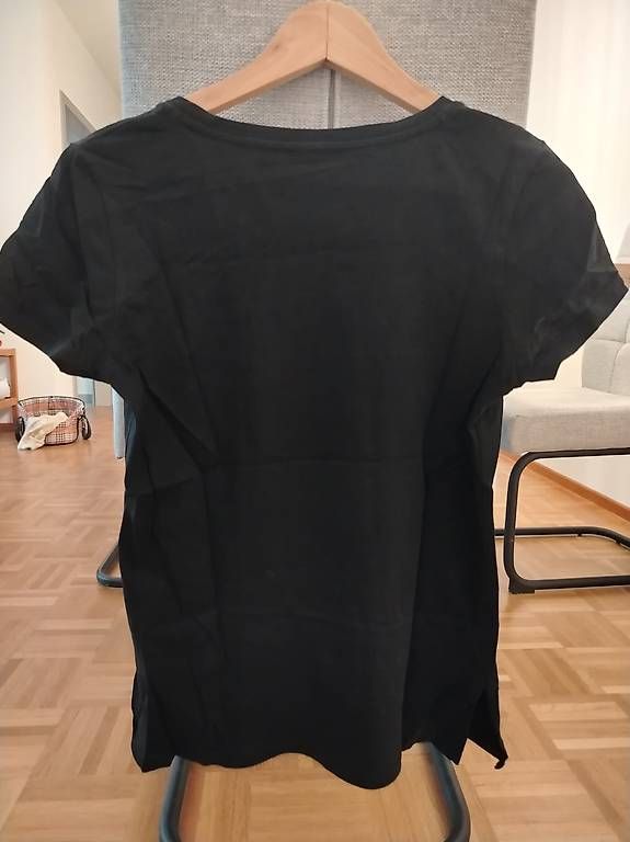 T-shirt: Maglietta – Usato da Davesco-Soragno venduto da Mia_sii 1