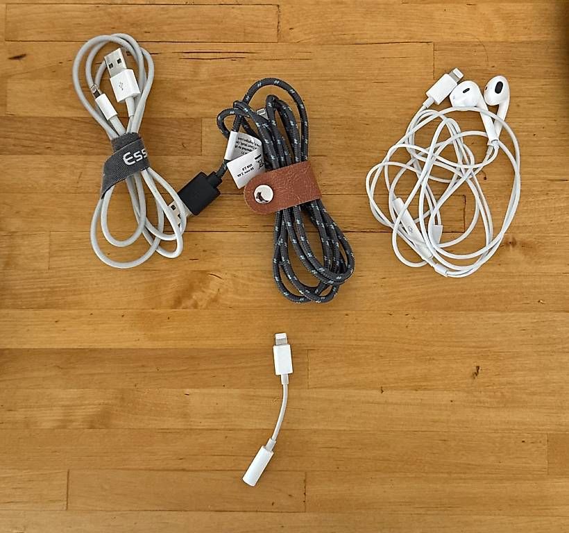 Telefoni cellulari / Smartphones: iPhone SE – Usato da Prilly venduto da arn_2dbc 2