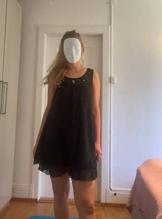 Vestiti: Schwarzes Yumi Kleid – Usato da Zürich venduto da fomaz 4