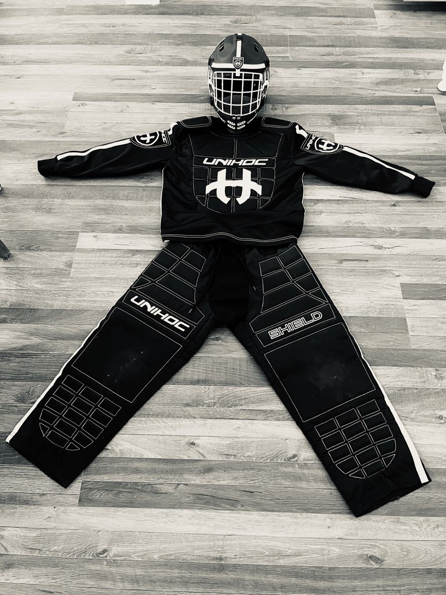 Completi: Unihoc Torhüter Ausrüstung mit Helm – Usato da Buchs SG venduto da hsp_b8zm