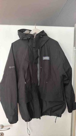 Adidas Adventure Gore-Tex Jacke schwarz neuwertig