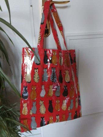 Süsse Tragetasche / Shopper mit Katzen-Motiv Rot Abwaschbar!