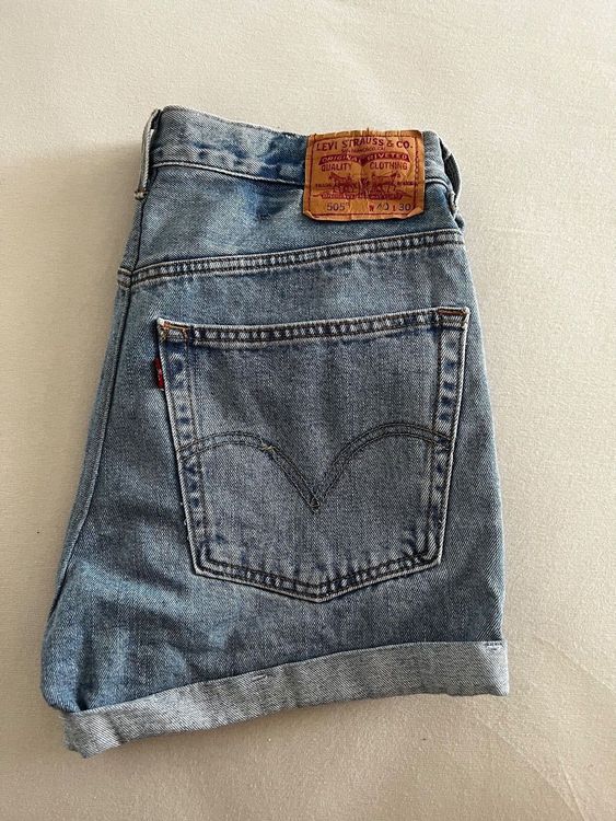 Hot hot sale pants levis