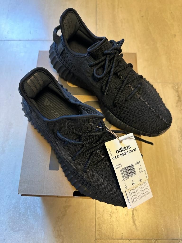 Adidas Scarpe da uomo: Adidas Yeezy Boost 350 V2 Onyx – Nuovo e nell'imballaggio originale da Lugano venduto da ALockers
