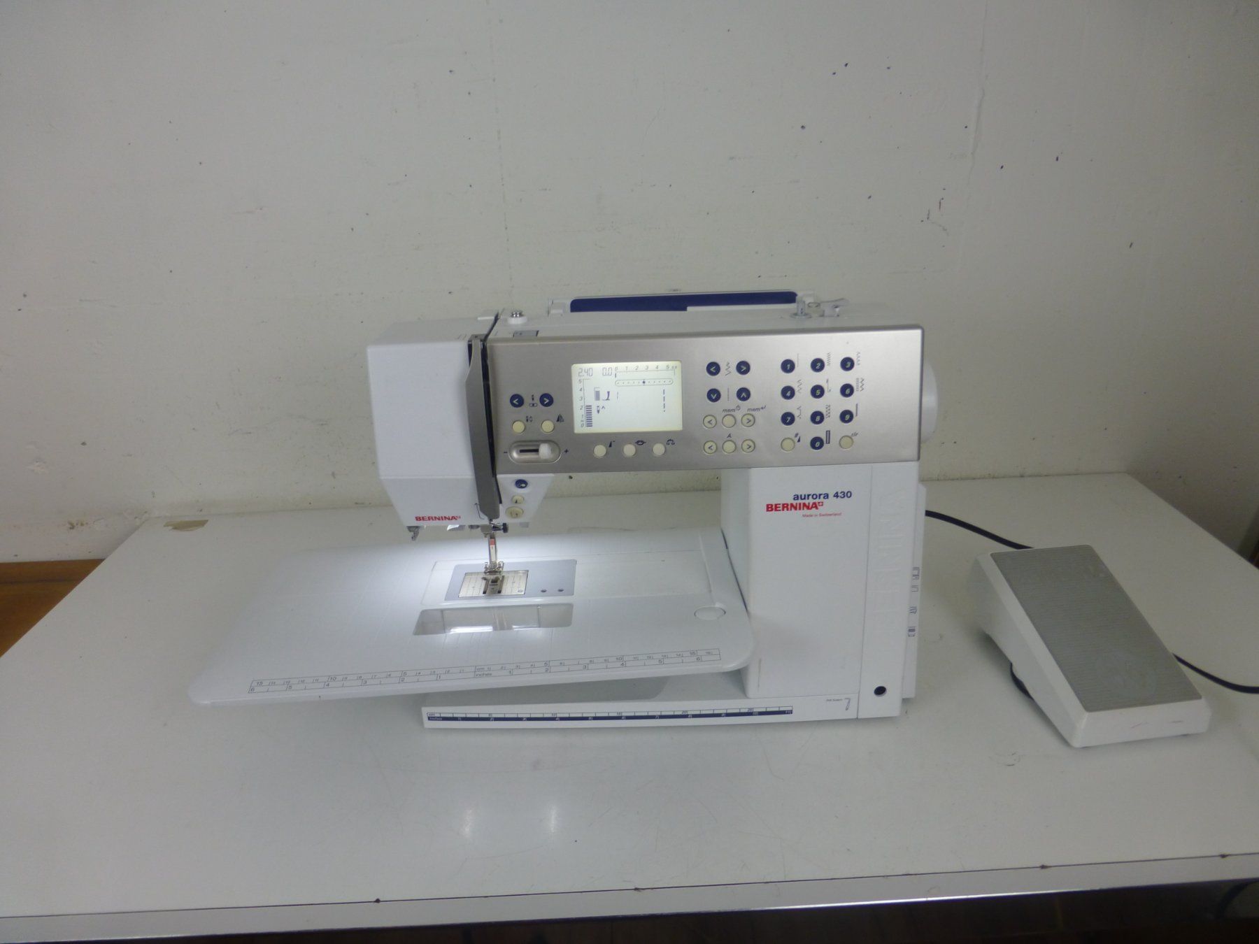 Bernina Machines à coudre: Bernina Aurora 430 – D'occasion à Fahrweid par ekv