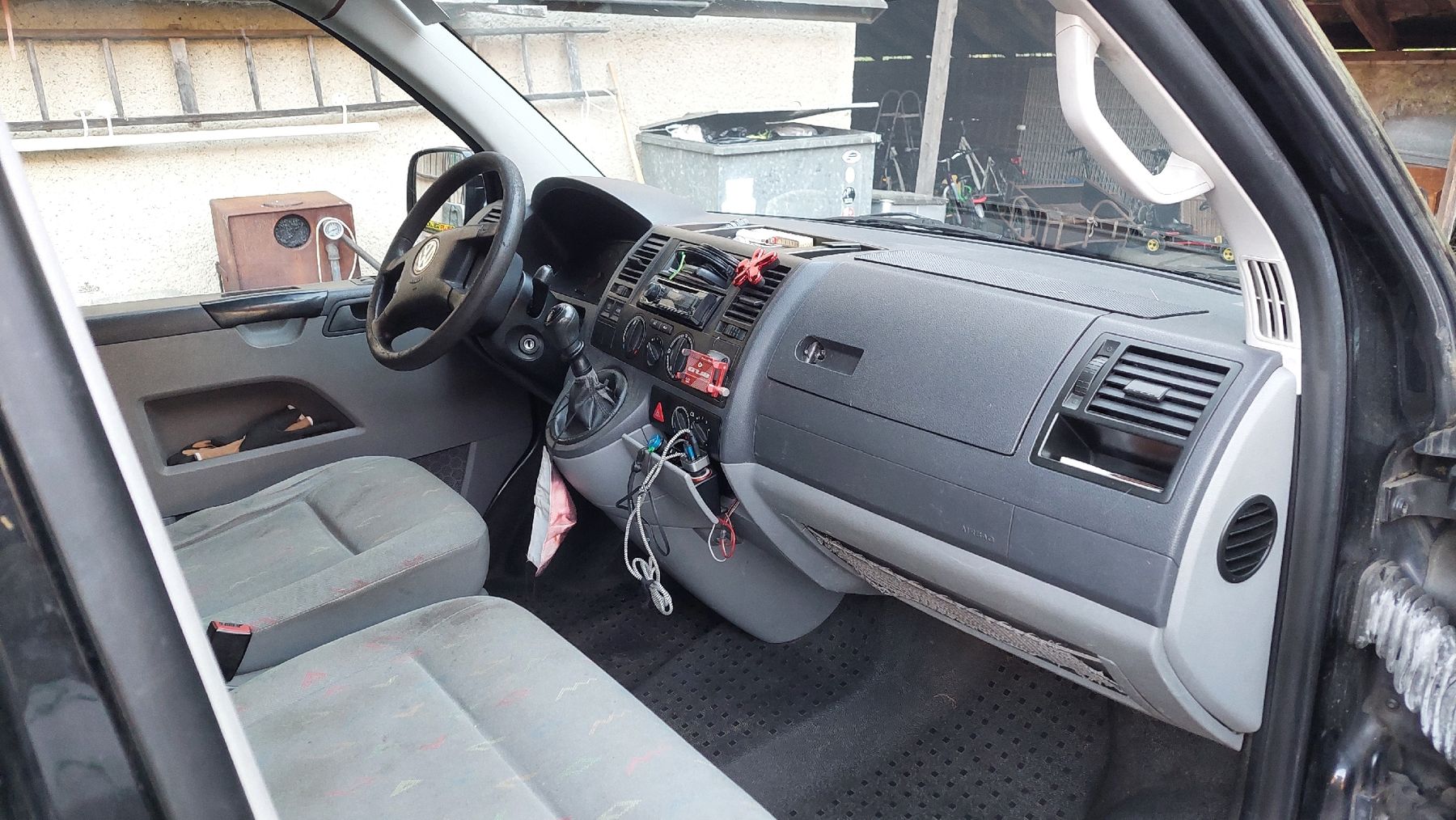 VW Véhicules utilitaires: VW T5 TRANSPORTER TDI – D'occasion à Othmarsingen par Lanz05 6