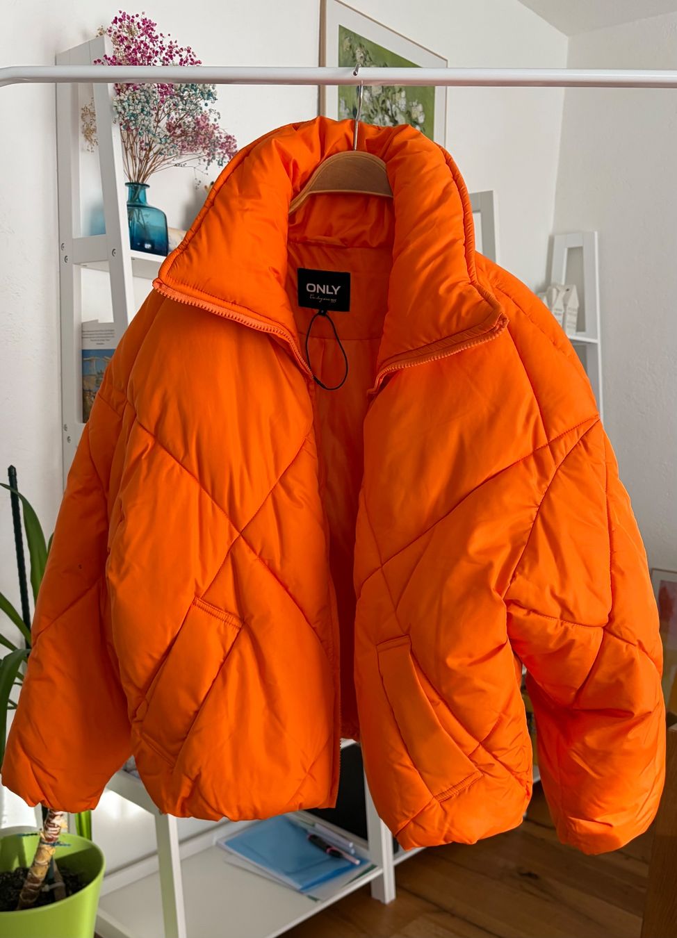 Only Jacken: Warme Jacke Marke Only – Gebraucht aus Volketswil von Irkasha