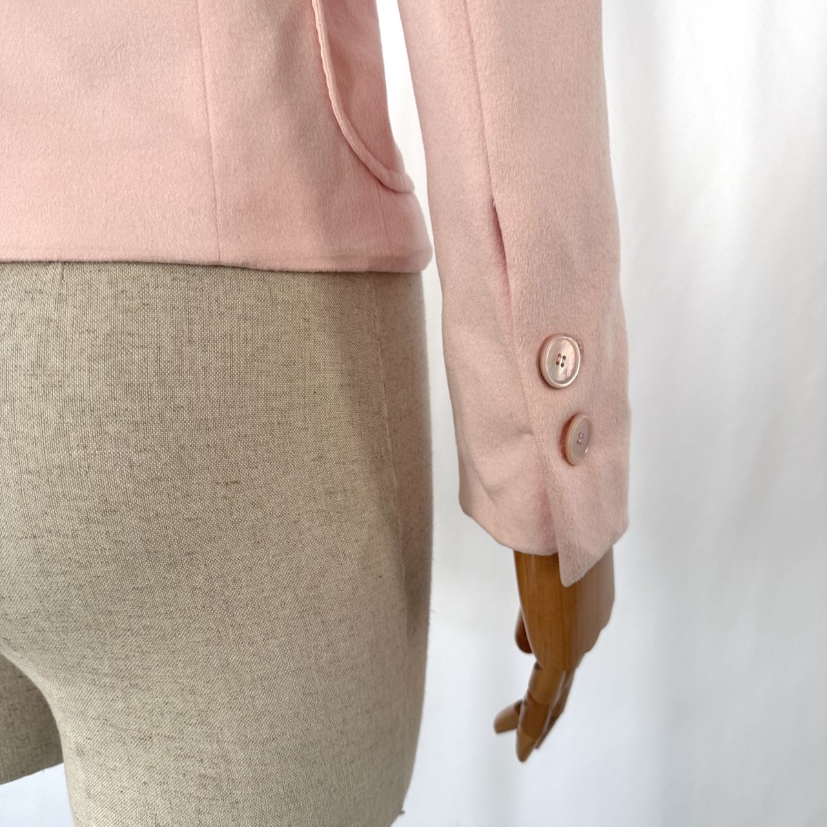 Akris Giacche: AKRIS Pink Cashmere Jacket – Usato da Emmen venduto da Colette-Juliette 6