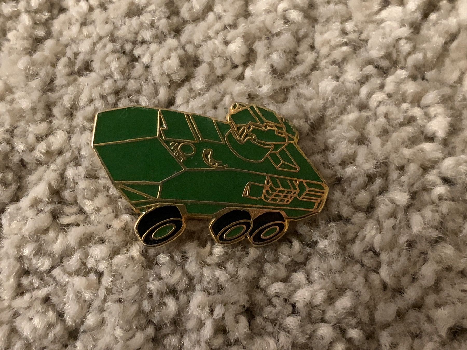 Schweizer Armee Plaketten & Abzeichen: Pin Pirania Militär – Neu und originalverpackt aus Oberweningen von Jogi2