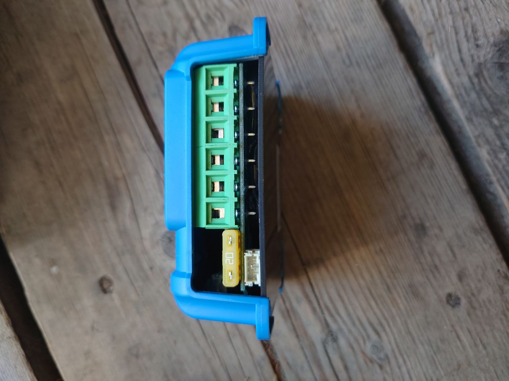 Victron Caricatori & Batterie: Victron MPPT 75|10 Laderegler – Usato da Zürich venduto da nuramon 2