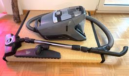 Miele Blizzard CX1 Cat & Dog PowerLine , 2 Jahre alt!