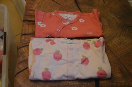 TAILLE 56- 2 PIJAMAS
