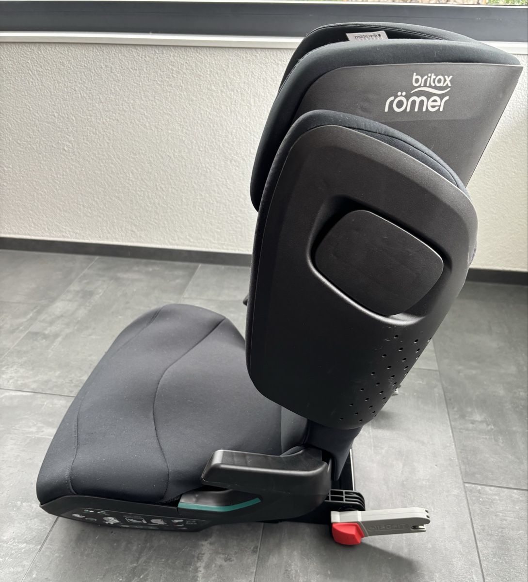 Britax Römer Seggiolini per auto: Britax Römer Kidfix pro M space black – Nuovo (secondo la descrizione) da Stein AG venduto da MOENA_3 4