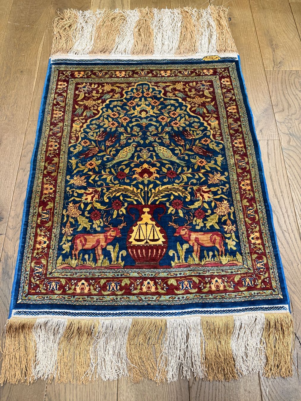 Tappeti: Seltener Hereke -  handgeknüpfter Seidenteppich – Usato da Bennau venduto da Mayer_Carpets