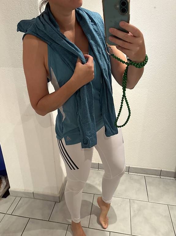 Lots de vêtements: Damen Sportkleiderpaket Grösse M  – D'occasion à Unterägeri par mar_96hk 3