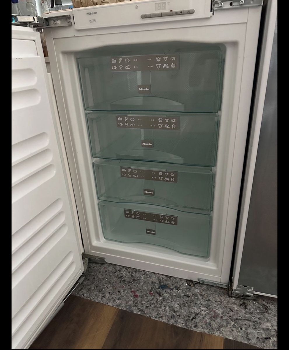 Gefrierschrank: Miele Gefrierschrank – Gebraucht aus Appenzell von Karandasch