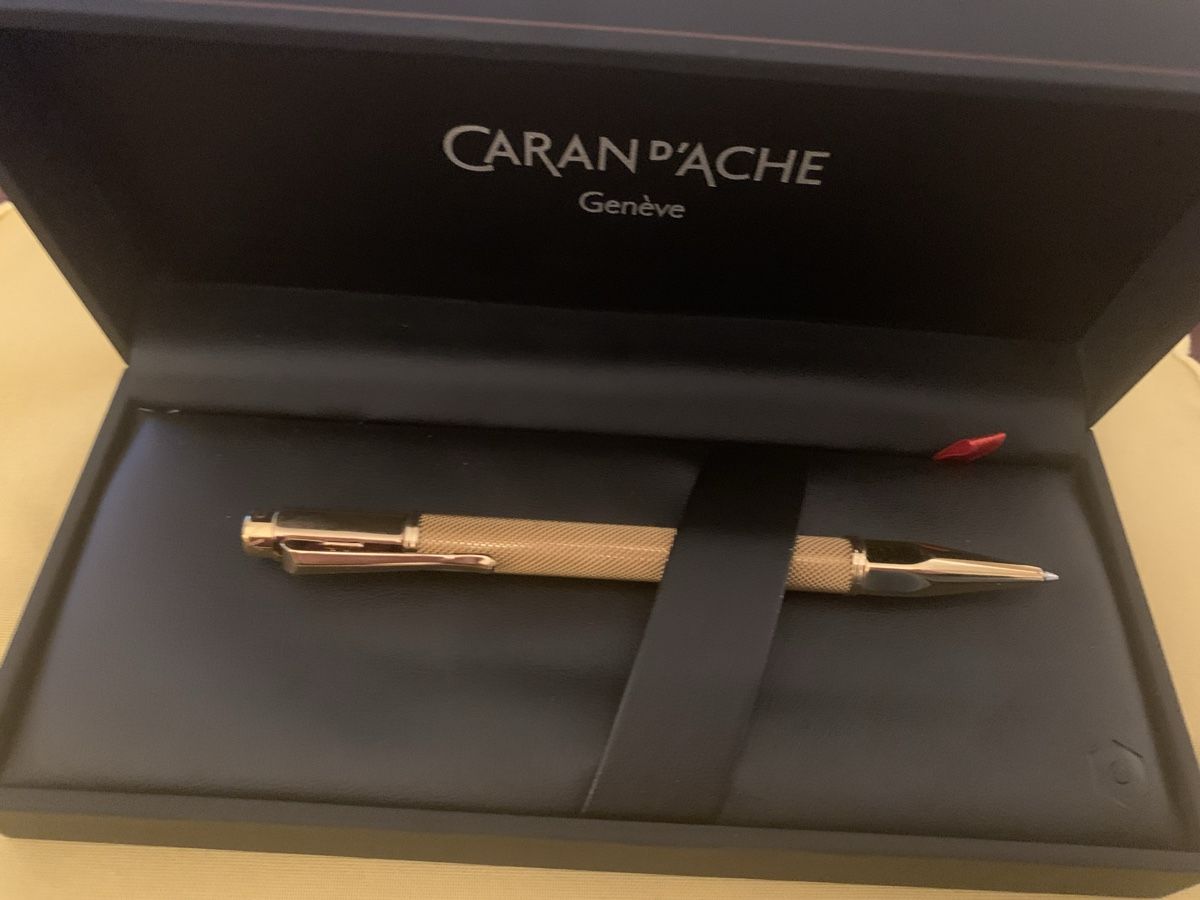 Caran D'Ache Stifte & Marker: Caran d'Ache Varius Ivanhoe penna sfera – Neu und originalverpackt aus Lugano von Edera49