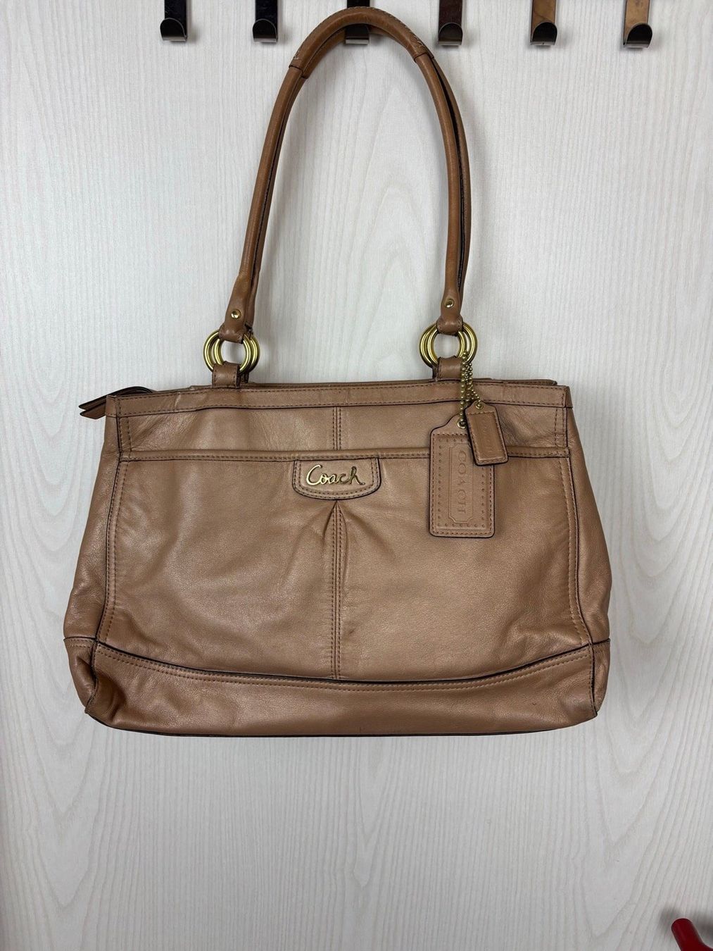 Coach Borse da donna: Coach Leather Shoulder Bag – Usato da Tägerwilen venduto da Akh.Boutique