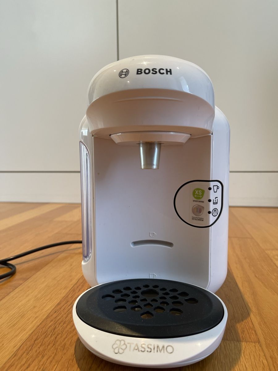 Bosch Macchine per caffè & Macchine per espresso: Tassimo Kaffeemaschine mit Kaffee – Usato da Roggwil BE venduto da 7lara7 7