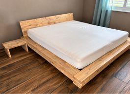Lieferung GRATIS: Holzbett , Bett Massivholz Akezie