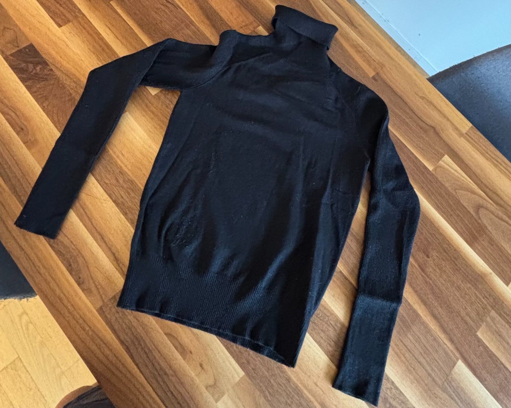 Mango Maglioni & Felpe: Mango / Rollkragenpullover / Schwarz / S – Usato da Winkel venduto da masrisa