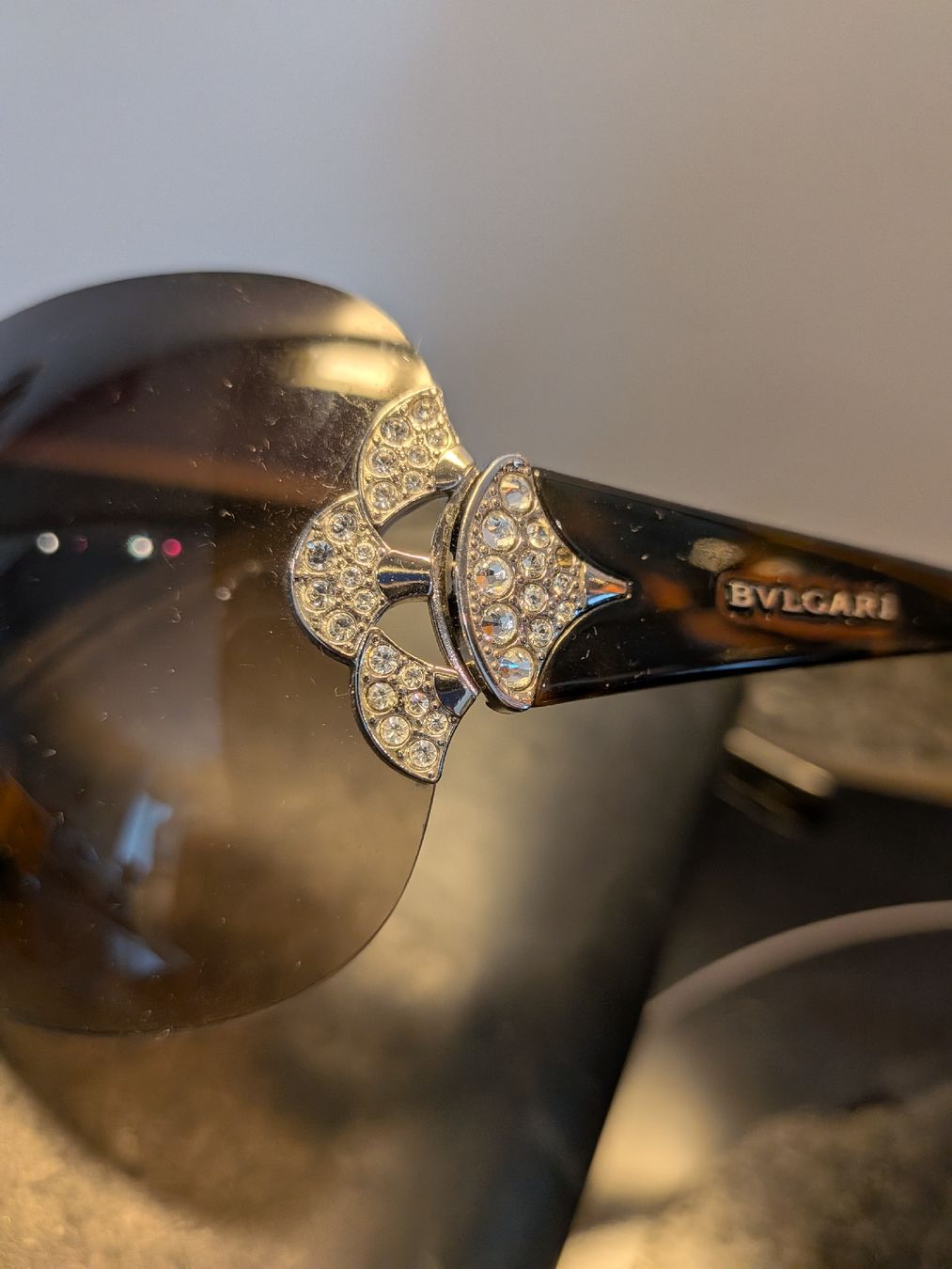 Bulgari Occhiali & Lenti: Stylish Bulgari Sunglasses with Rhinestones – Usato da Zürich venduto da yan_8lg2 2