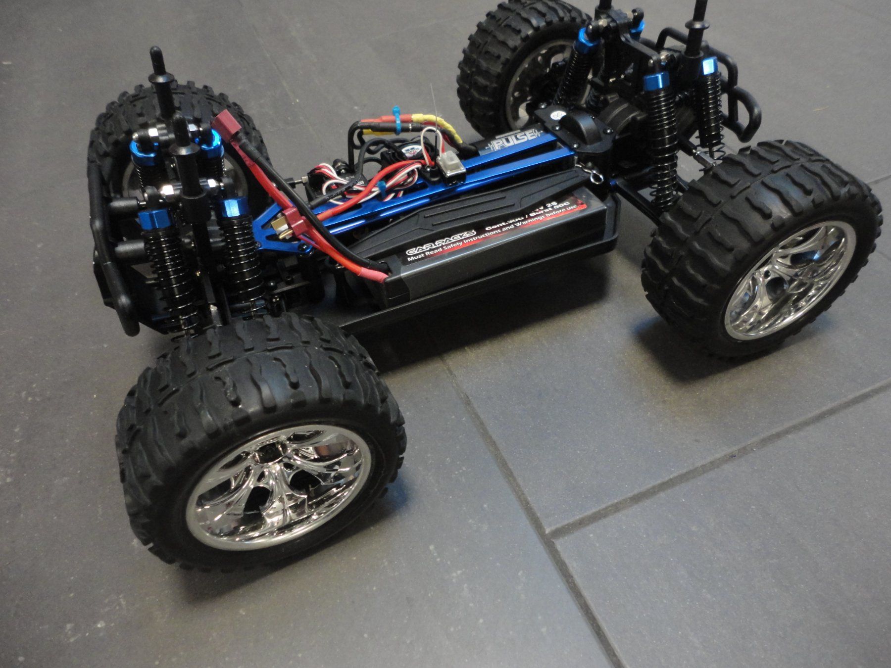 Modellismo RC: Monstertruck ca. 80kmh Neu Wechselfarbe – Nuovo e nell'imballaggio originale da Horgen venduto da RcModell 4