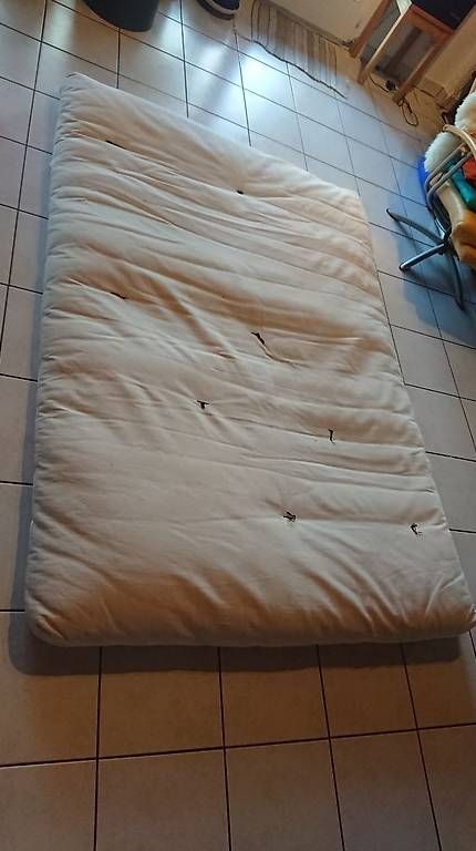 Materassi: Futon laine véritable SwissFuton – Usato da La Côte-aux-Fées venduto da VicSup 2
